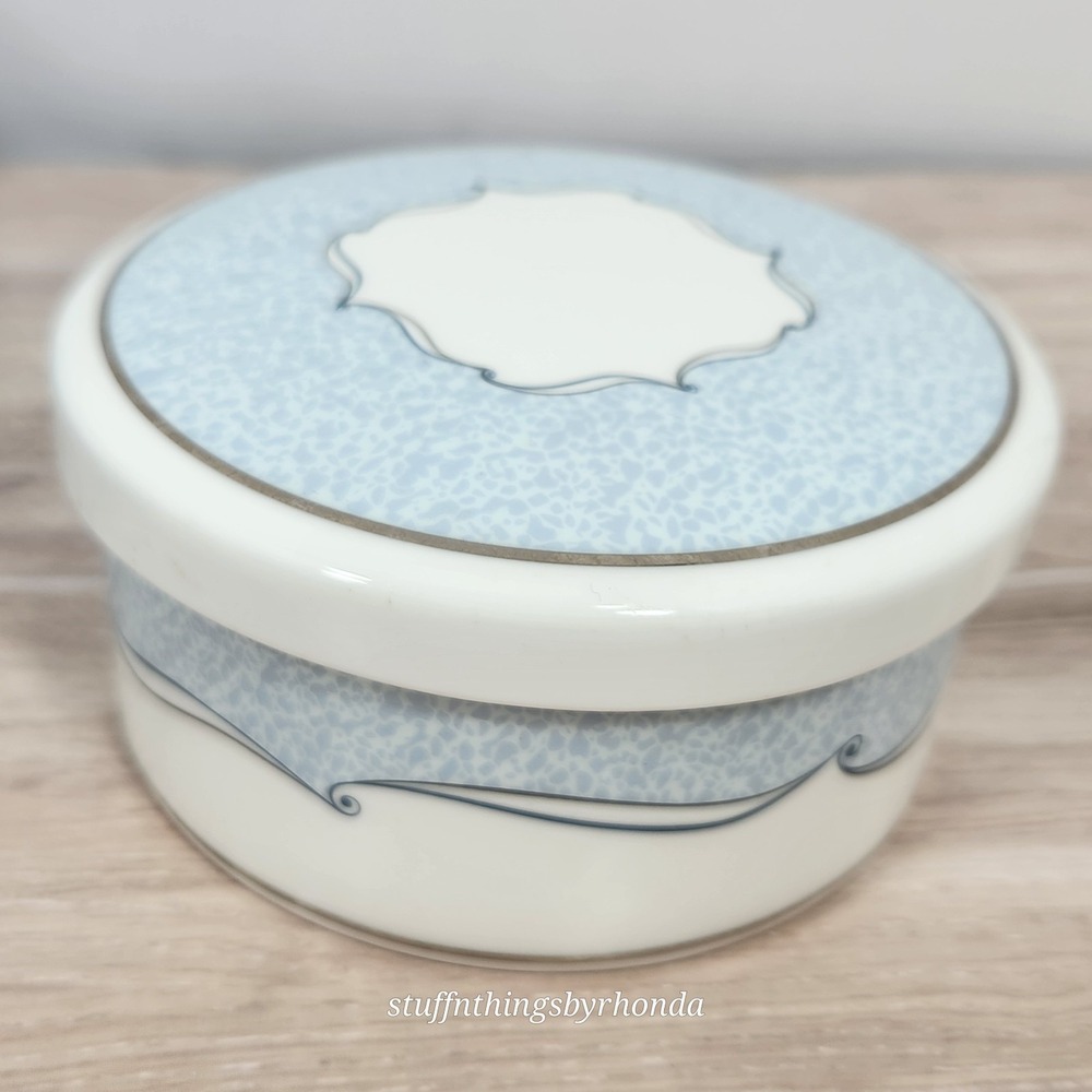 Vintage Wedgwood Venice Bone China Powder Box Vanity Trinket‎ Dish With Box